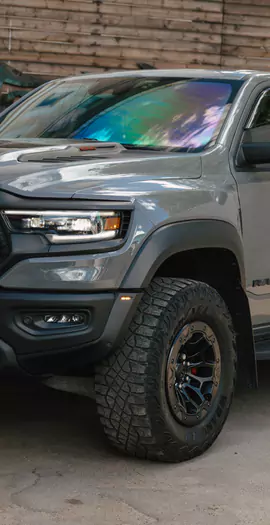 Разобрали ошибки некачественной шумоизоляции на RAM TRX! Комплексная шумоизоляция, акустическая система, пошив потолка и пластика в салоне, кованый карбон, доп.свет и выдвижной механизм балки